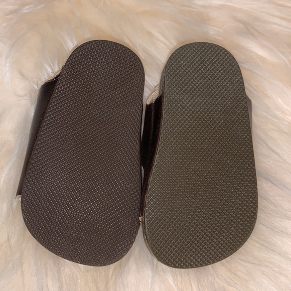 🔥4/$25🔥Sandals size 3.  6-12 months - Picture 4 of 6